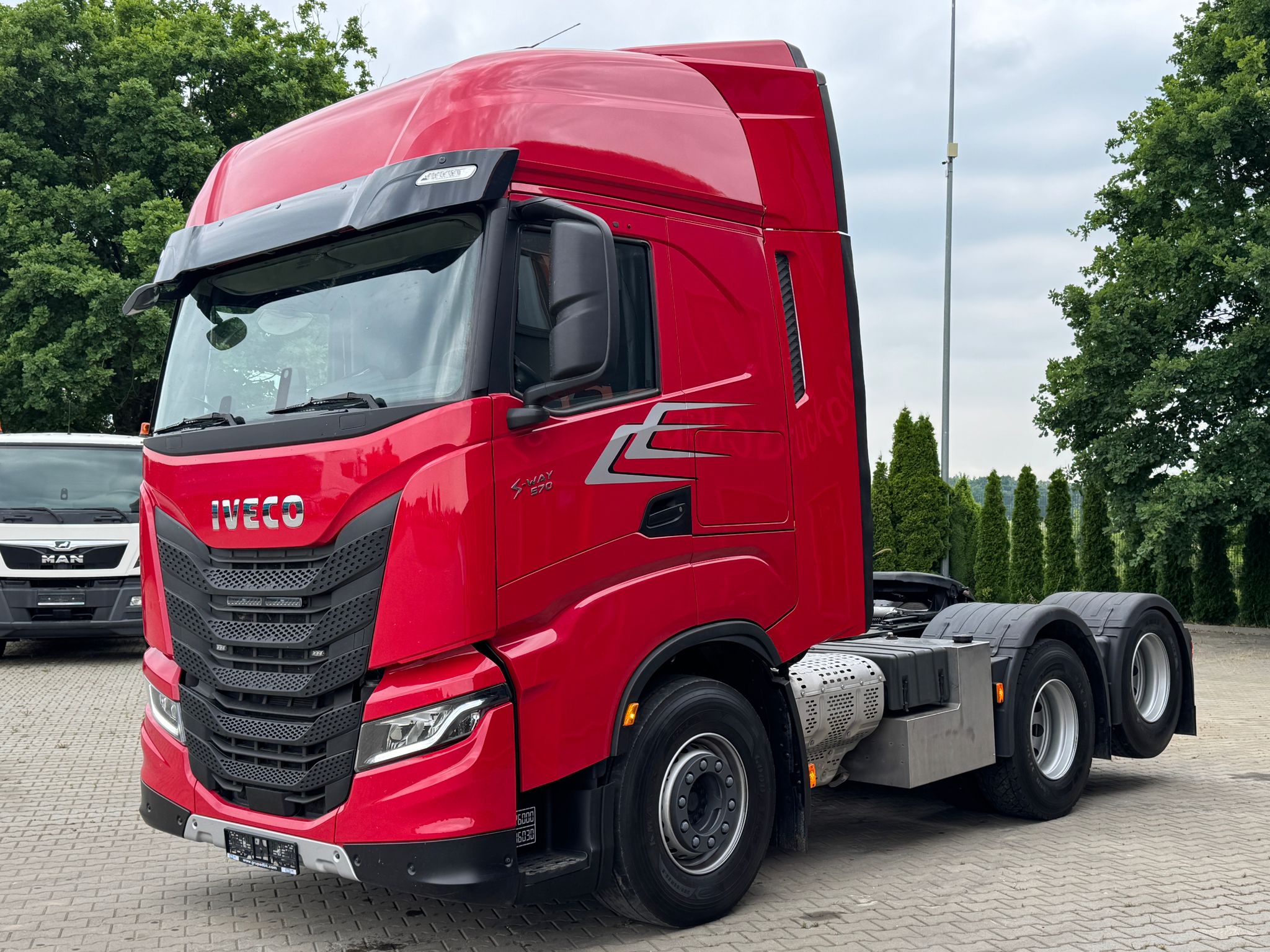 IVECO S-WAY 570 6x2 EURO6 BOOGIE CIĄGNIK SIODŁOWY Z HYDRAULIKĄ 