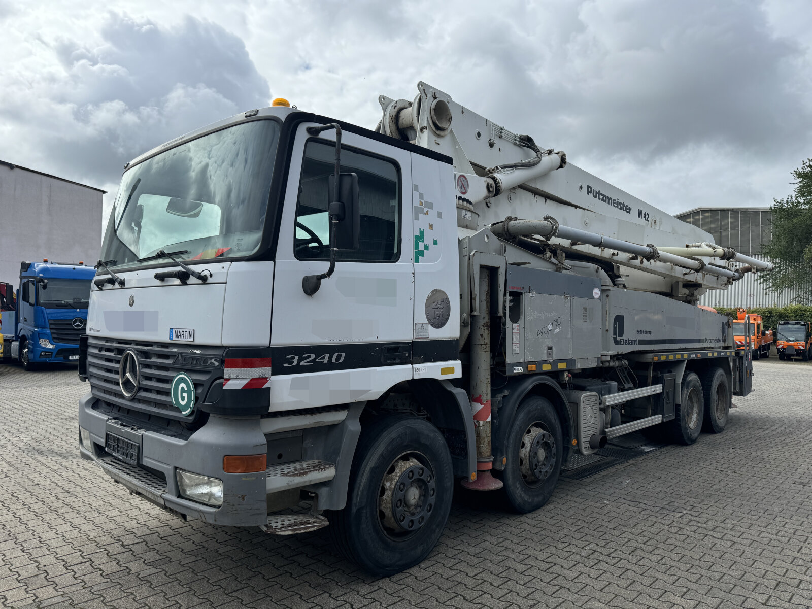 MB ACTROS 3240 8x4 POMPA DO BETONU PUTZMEISTER BSF 42 M
