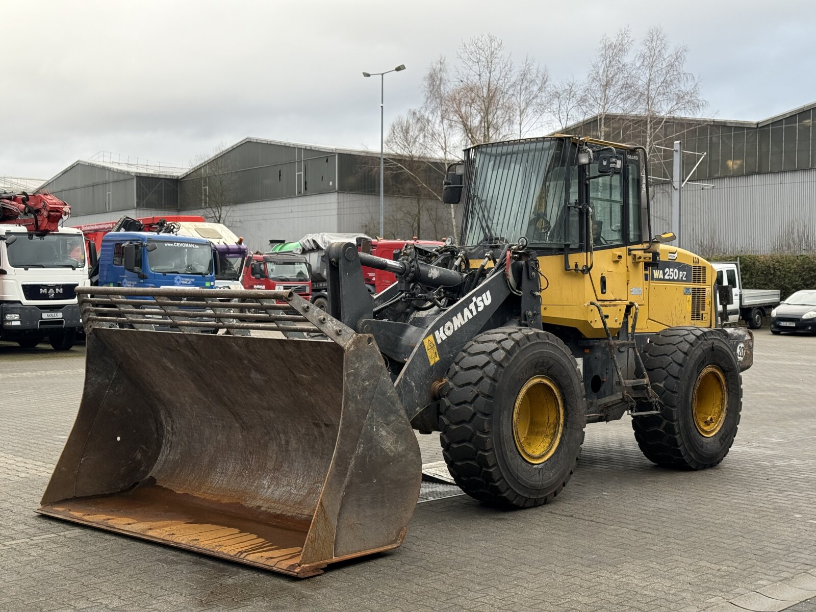 KOMATSU WA 250PZ-6 ŁADOWARKA KOŁOWA