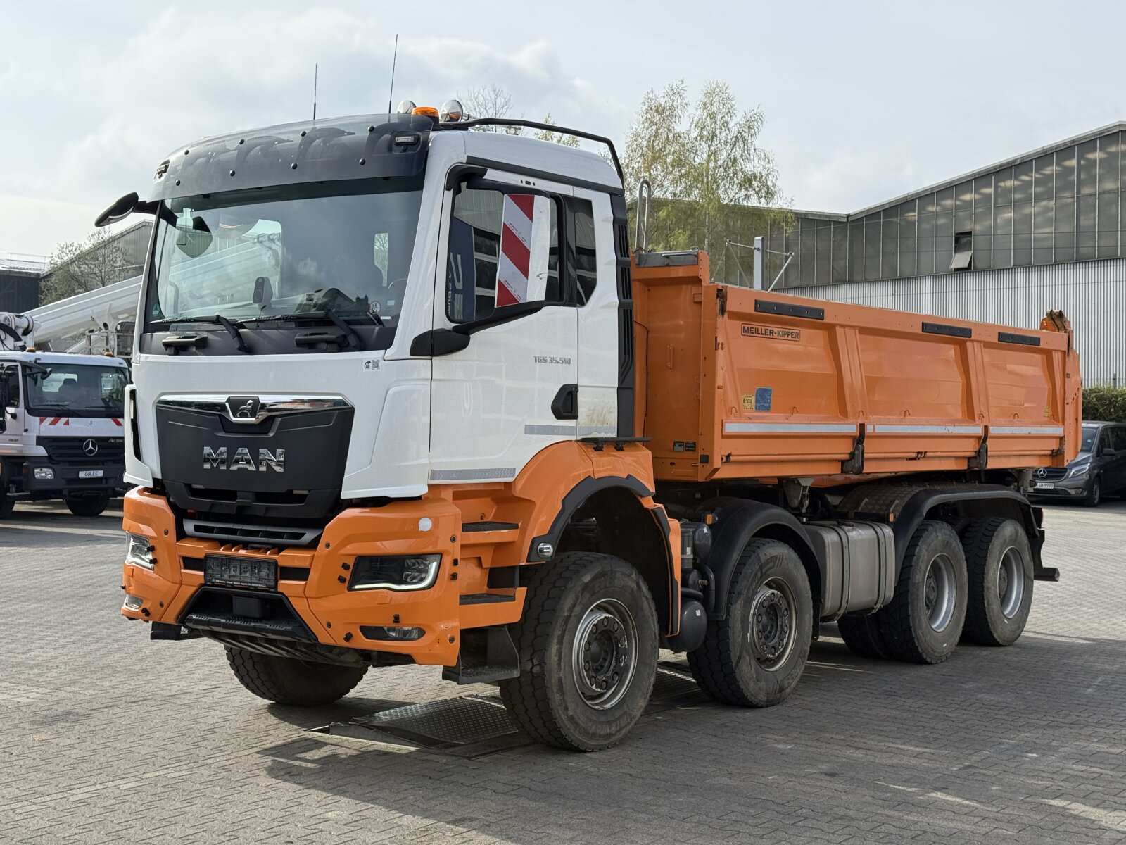 MAN TGS 35.510 8x4 EURO6 WYWROTKA TRÓJSTRONNA Z BORDMATIKIEM