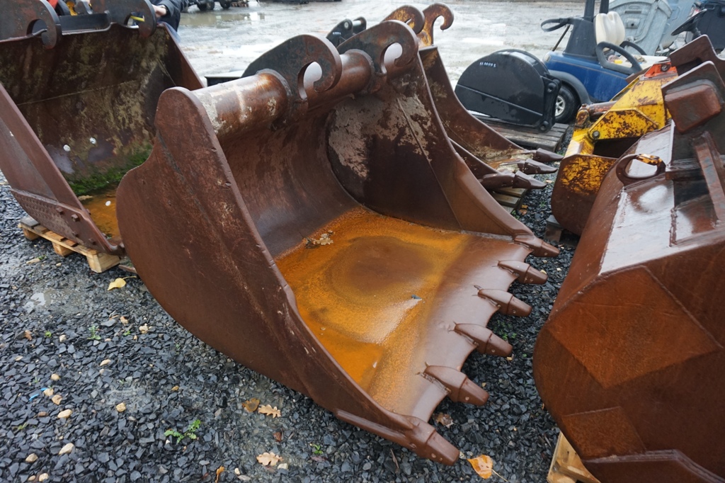 Bucket for an excavator 